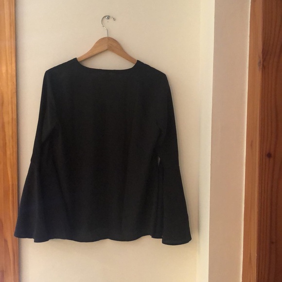 Banana Republic, shear black medium size, bell sleeve top - Picture 4 of 4
